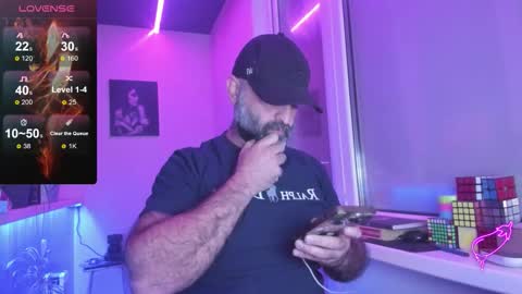 Snapshot of magabear chatting on September 19, 7:14 pm Magabear online show from September 19, 7:14 pm