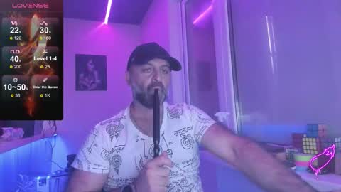Snapshot of magabear chatting on September 24, 7:44 am Magabear online show from September 24, 7:44 am