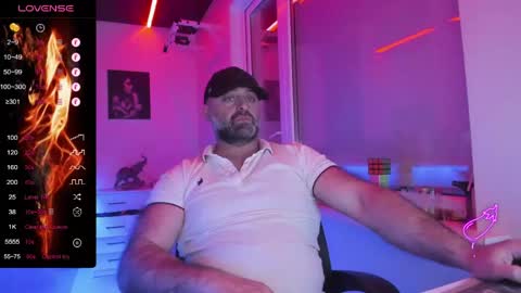 Snapshot of magabear chatting on April 23, 2:57 am Magabear online show from April 23, 2:57 am
