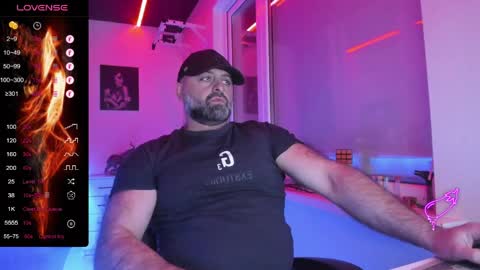 Snapshot of magabear chatting on April 26, 7:33 pm Magabear online show from April 26, 7:33 pm