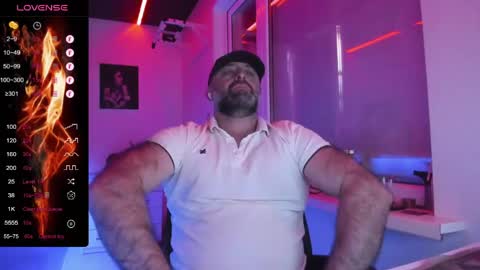 Snapshot of magabear chatting on April 30, 5:58 am Magabear online show from April 30, 5:58 am