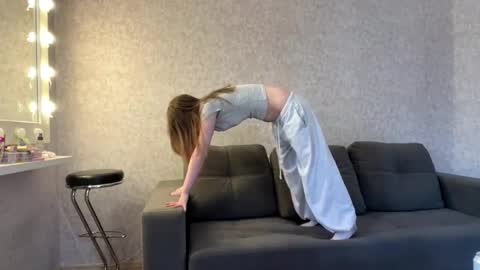 Marie online show from April 29, 7:01 am