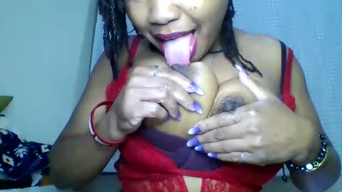 Snapshot of magdalinemus chatting on November 15, 4:14 pm magdalinemus online show from November 15, 4:14 pm