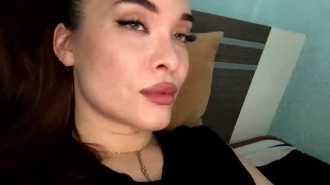 Snapshot of magggg658318 chatting on May 24, 2:00 pm magggg658318 online show from May 24, 2:00 pm