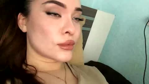 Snapshot of magggg658318 chatting on June 2, 2:41 pm magggg658318 online show from June 2, 2:41 pm