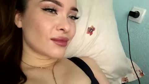 Snapshot of magggg658318 chatting on July 6, 1:19 pm magggg658318 online show from July 6, 1:19 pm