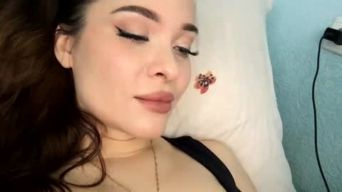 Snapshot of magggg658318 chatting on July 7, 2:32 pm magggg658318 online show from July 7, 2:32 pm