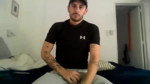 Snapshot of maggicboy29 chatting on June 4, 3:56 am maggicboy29 online show from June 4, 3:56 am
