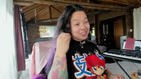 Snapshot of maggie_queen chatting on April 27, 3:10 pm Luna online show from April 27, 3:10 pm