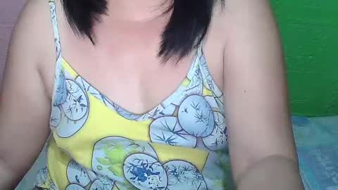 Snapshot of maggie_sweet09 chatting on July 20, 12:29 pm maggie_sweet09 online show from July 20, 12:29 pm