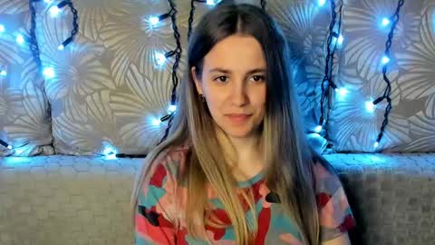 Maggie online show from April 18, 12:58 am