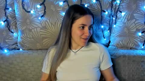 Snapshot of maggiecake chatting on May 6, 12:52 am Maggie online show from May 6, 12:52 am