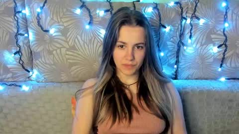 Snapshot of maggiecake chatting on May 26, 1:34 am Maggie online show from May 26, 1:34 am