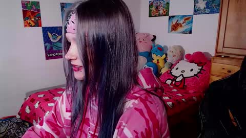 Snapshot of maggieswaggy chatting on November 15, 10:04 pm Magdalene Swaggy online show from November 15, 10:04 pm