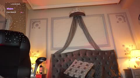 Snapshot of maggietime chatting on January 24, 11:12 pm online show from January 24, 11:12 pm