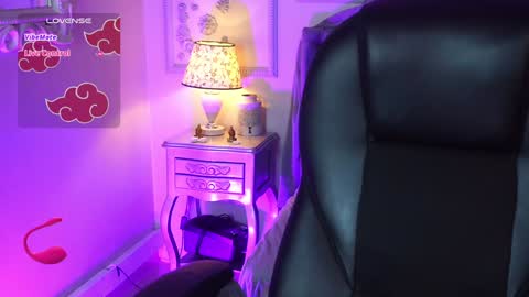 Snapshot of maggietime chatting on February 1, 12:40 am online show from February 1, 12:40 am