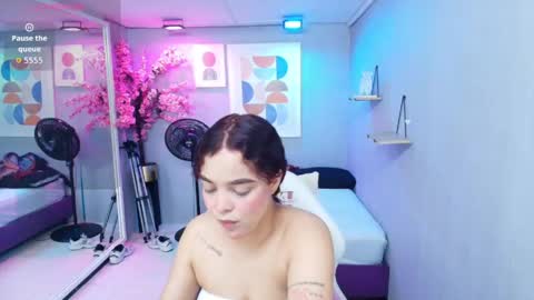 Snapshot of maggy_t18 chatting on May 30, 3:36 am Maggy online show from May 30, 3:36 am