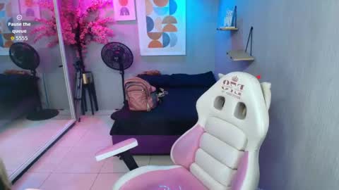 Snapshot of maggy_t18 chatting on June 2, 3:19 am Maggy online show from June 2, 3:19 am