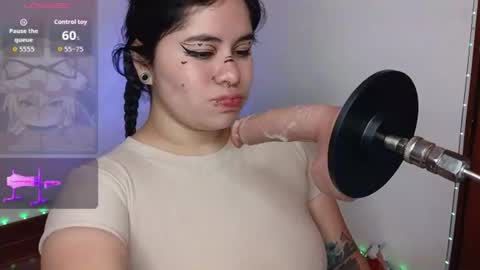 Snapshot of magic_alicee_ chatting on June 14, 10:56 pm Alice online show from June 14, 10:56 pm