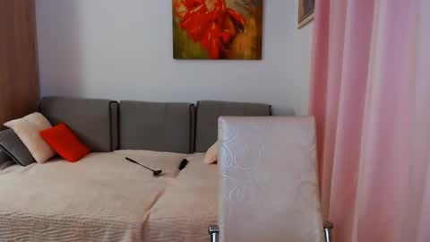 Snapshot of magic_blondie chatting on December 29, 4:08 pm Margo online show from December 29, 4:08 pm
