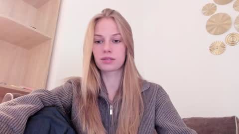 Alice  online show from November 6, 1:12 pm