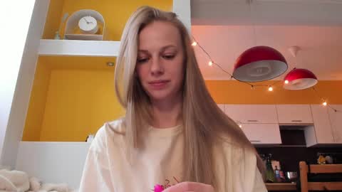 Snapshot of magic_couple13 chatting on May 15, 12:45 pm Alice online show from May 15, 12:45 pm