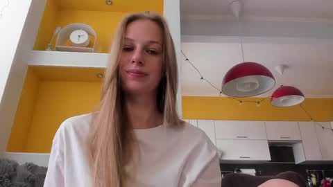 Snapshot of magic_couple13 chatting on May 29, 1:09 pm Alice online show from May 29, 1:09 pm