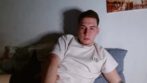 Snapshot of magic_fantasy77 chatting on May 6, 9:42 pm magic_fantasy77 online show from May 6, 9:42 pm