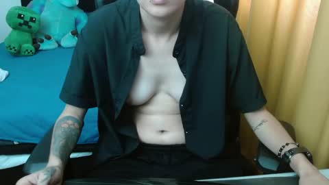 Snapshot of magic_jadee chatting on May 8, 5:18 pm Jade online show from May 8, 5:18 pm