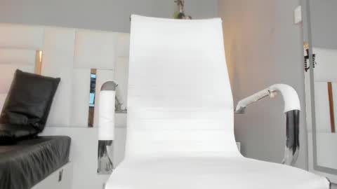 Snapshot of magic_marg chatting on February 25, 9:46 pm Marge online show from February 25, 9:46 pm