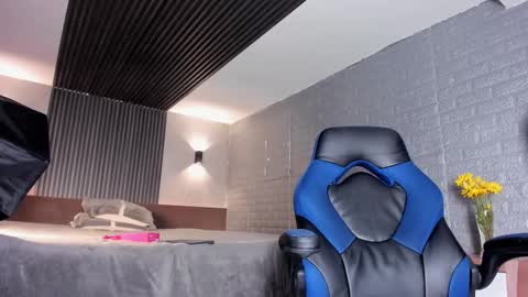 Snapshot of magic_marg chatting on October 2, 9:55 pm Marge online show from October 2, 9:55 pm