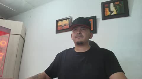 Snapshot of magic_milk23 chatting on October 24, 5:48 am magic_milk23 online show from October 24, 5:48 am