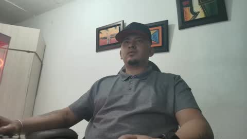 Snapshot of magic_milk23 chatting on November 1, 4:58 am magic_milk23 online show from November 1, 4:58 am