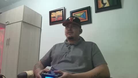 Snapshot of magic_milk23 chatting on November 21, 3:49 am magic_milk23 online show from November 21, 3:49 am