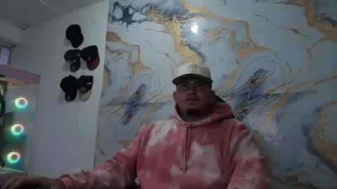 Snapshot of magic_milk23 chatting on February 7, 11:14 am magic_milk23 online show from February 7, 11:14 am