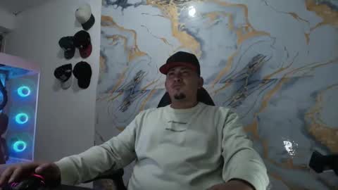Snapshot of magic_milk23 chatting on February 22, 7:08 am magic_milk23 online show from February 22, 7:08 am