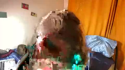 Snapshot of magic_mini_moon chatting on December 31, 9:17 pm Mikky or Moon online show from December 31, 9:17 pm