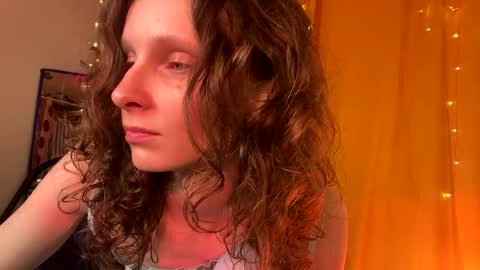 Snapshot of magic_mini_moon chatting on January 15, 12:09 am Mikky or Moon online show from January 15, 12:09 am