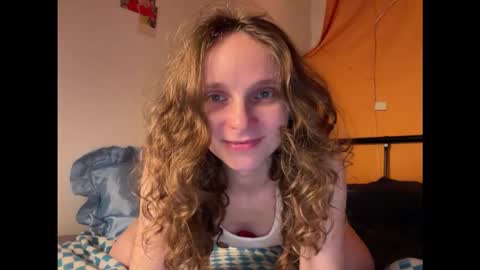 Snapshot of magic_mini_moon chatting on September 20, 6:31 pm Mikky or Moon online show from September 20, 6:31 pm