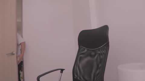 Snapshot of magic_tony chatting on October 19, 6:08 pm Tony Hoffa online show from October 19, 6:08 pm