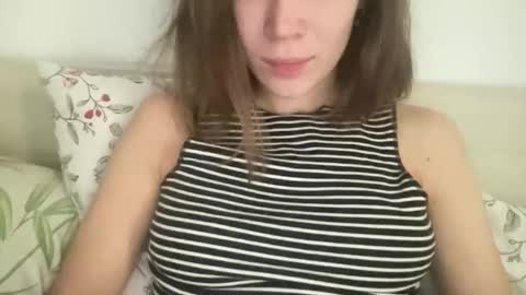 Snapshot of magicgirl50053 chatting on November 5, 10:26 am magicgirl50053 online show from November 5, 10:26 am