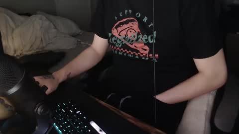 Snapshot of magicjawn chatting on January 2, 4:41 am magicjawn online show from January 2, 4:41 am