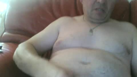 Snapshot of magicman250 chatting on June 25, 5:28 pm magicman250 online show from June 25, 5:28 pm