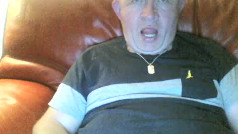 Snapshot of magicman250 chatting on June 28, 9:21 pm magicman250 online show from June 28, 9:21 pm