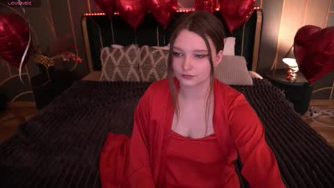 Snapshot of magicpeachhs chatting on February 6, 2:20 pm Emily online show from February 6, 2:20 pm