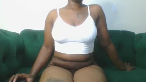Snapshot of magicpussyy1 chatting on June 1, 7:04 pm magicbabe online show from June 1, 7:04 pm