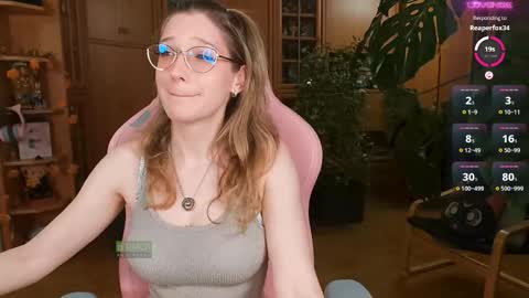 Nicole online show from October 18, 8:31 pm