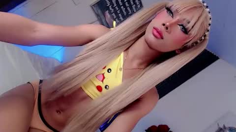 Mocah online show from February 27, 2:39 pm