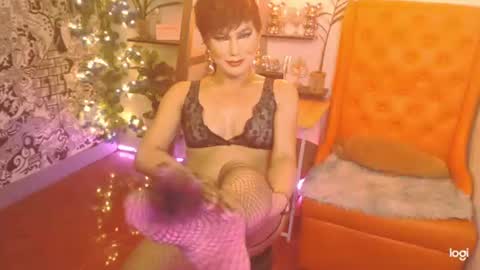Snapshot of magnificentlydevilqueen chatting on June 13, 8:01 am MagnificentlyDEVILQueen online show from June 13, 8:01 am