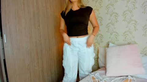 Snapshot of mahia_montenegr chatting on May 27, 8:06 pm Mahia online show from May 27, 8:06 pm